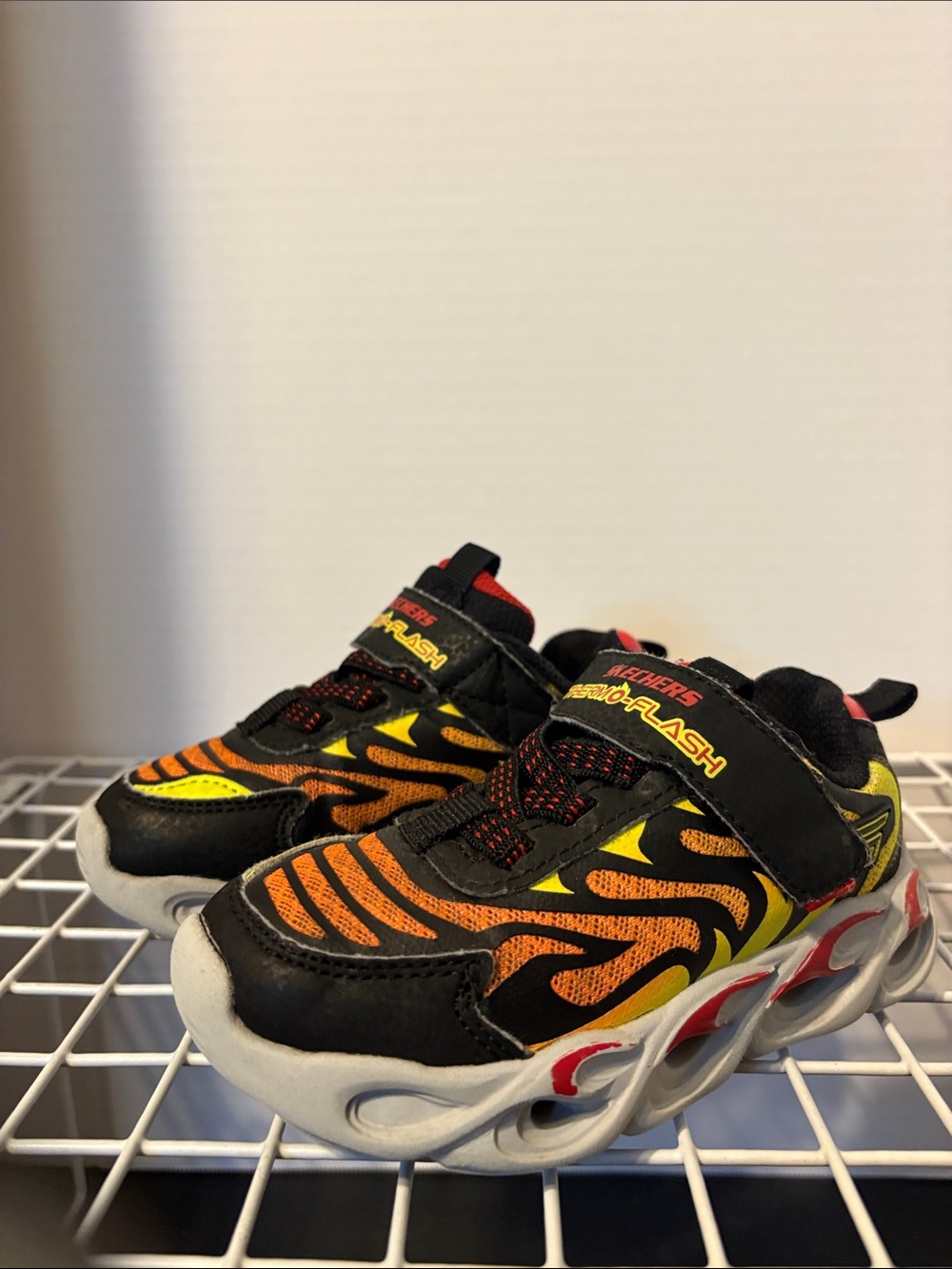 Skechers Kids Flame-Print Light-Up Sneakers - Black/Orange/Yellow/Red
